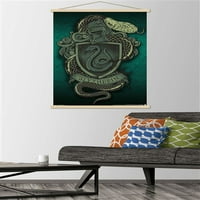 Волшебничкиот Свет: Хари Потер - Слитерин Змија Сртот Ѕид Постер Со Дрвена Магнетна Рамка, 22.375 34